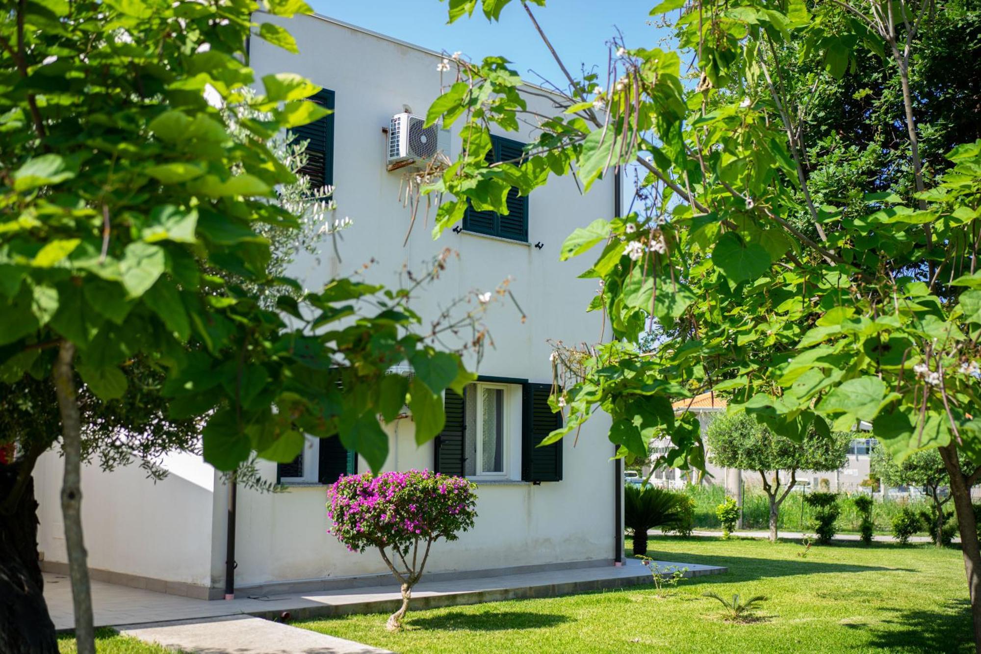 Villaggio Residence Emmesse 赞布隆内 外观 照片